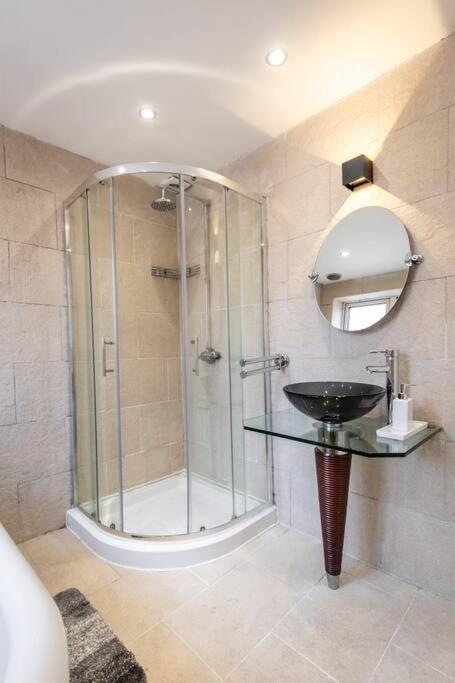 Windsor House 3 Bedrooms Sleeps 8 Mánchester Exterior foto
